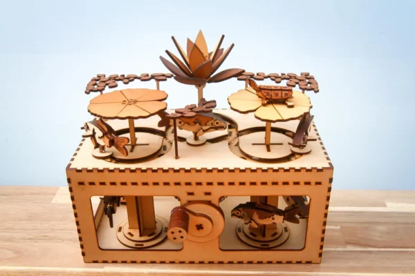 Automatas De Peces Escultura Cinetica En Movimiento Creativo Digital